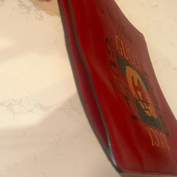 Gucci Red Pebbled Calfskin Leather Clutch / Pouch with GG Logo & gold hardware - Picture 9 of 12